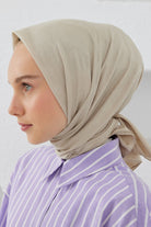 Tesettür Giyim - Monogram Desen Eşarp - Bej - Emproyal