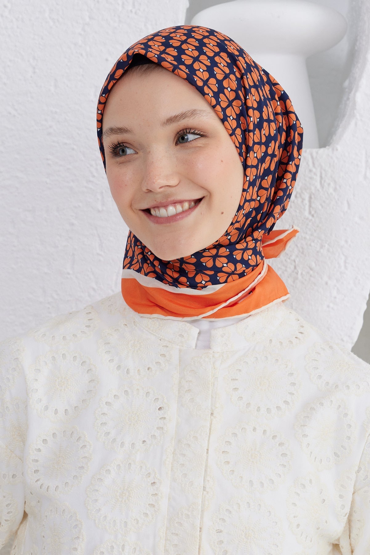 Tesettür Giyim - Pro Line Yonca Desen Eşarp - Lacivert - Oranj - Emproyal