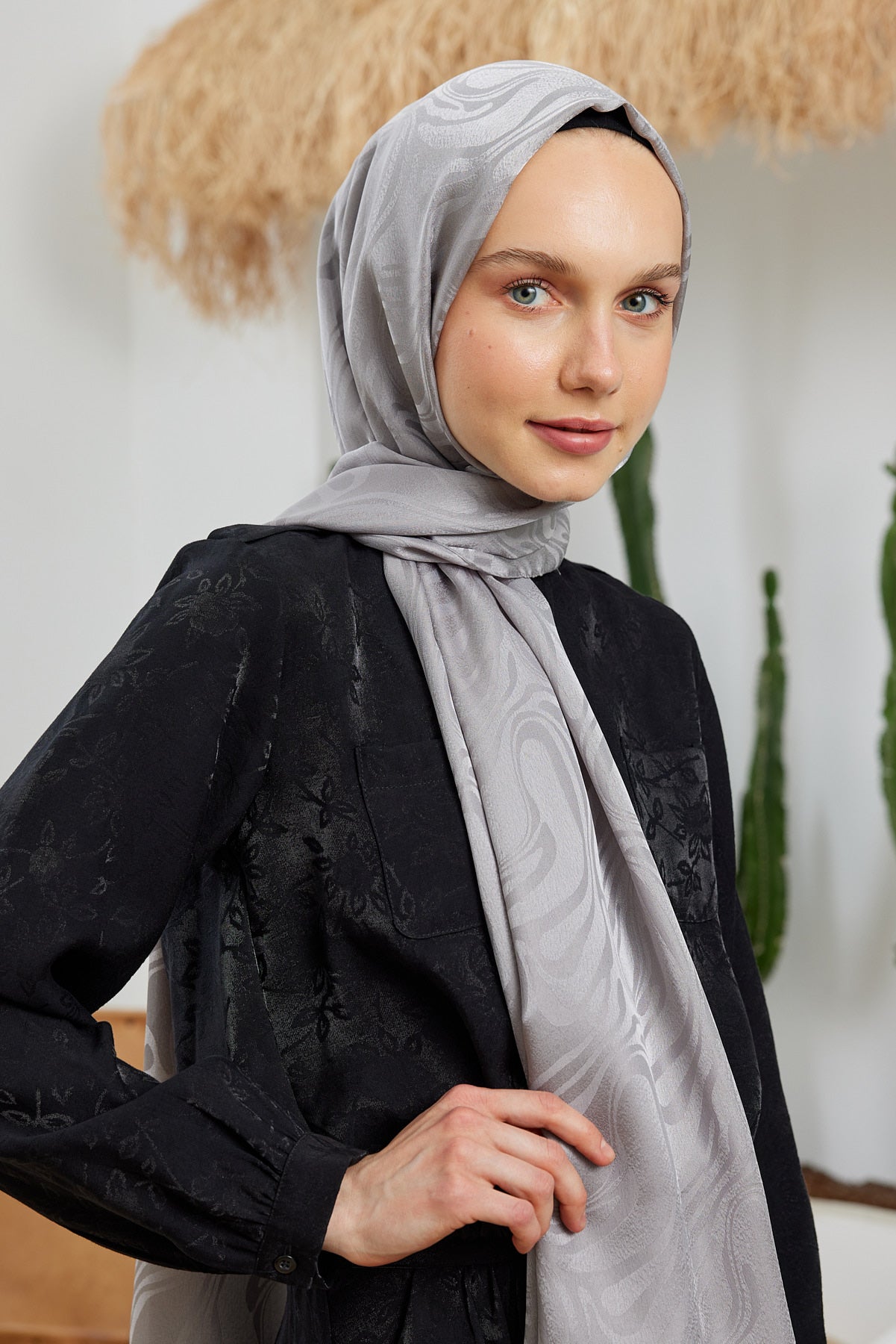 Tesettür Giyim - Jakar Janjan Dalga Desen Şal - Gri - Emproyal