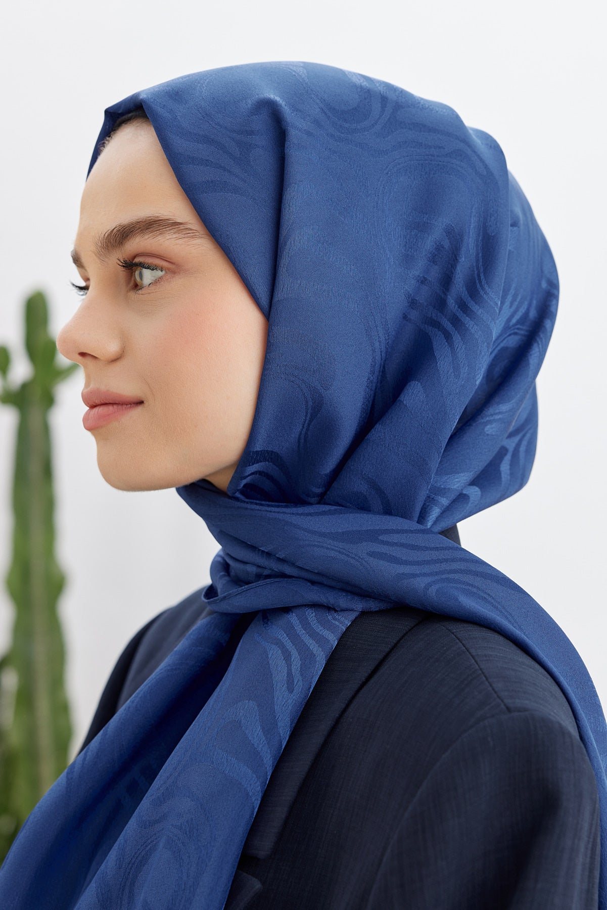 Tesettür Giyim - Jakar Janjan Dalga Desen Şal - Mavi - Emproyal