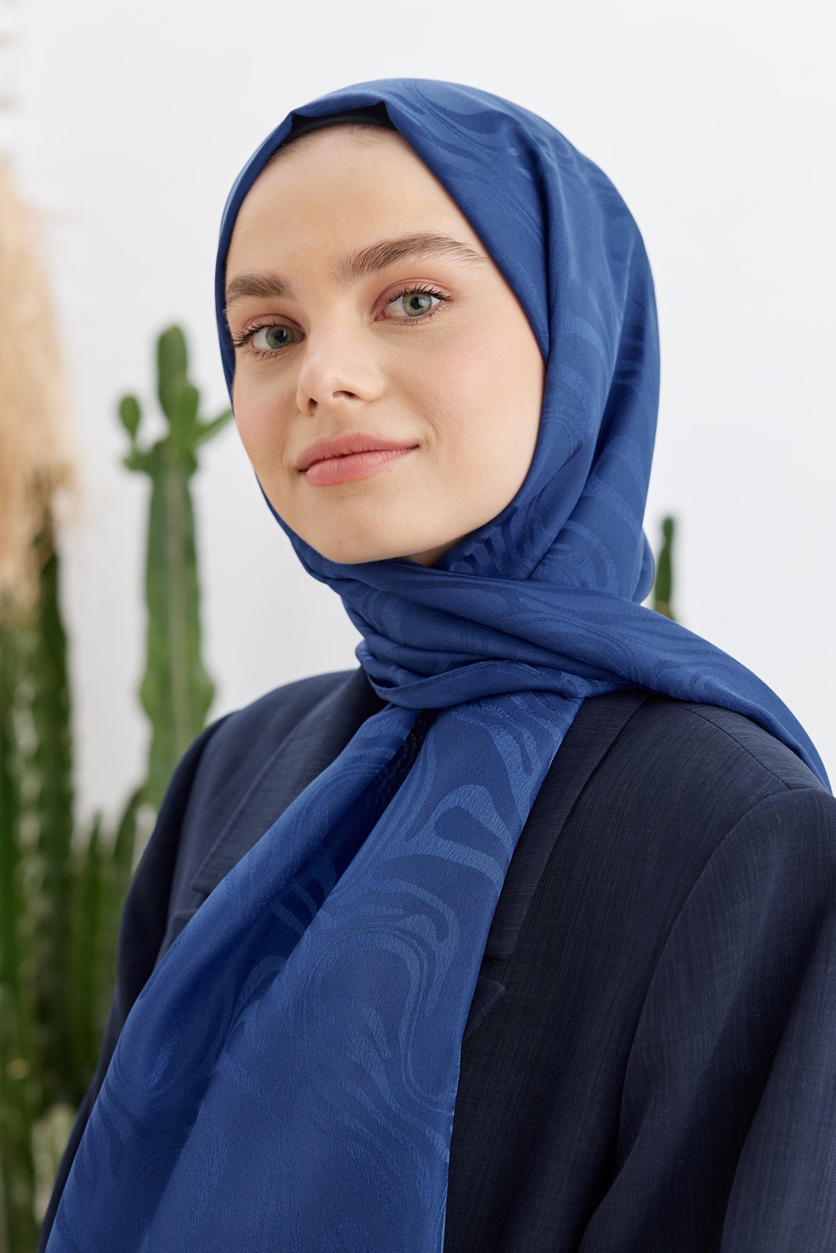 Tesettür Giyim - Jakar Janjan Dalga Desen Şal - Mavi - Emproyal