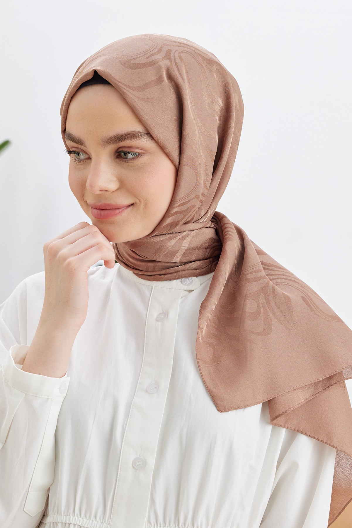 Tesettür Giyim - Jakar Janjan Dalga Desen Şal - Sütlü Kahve - Emproyal