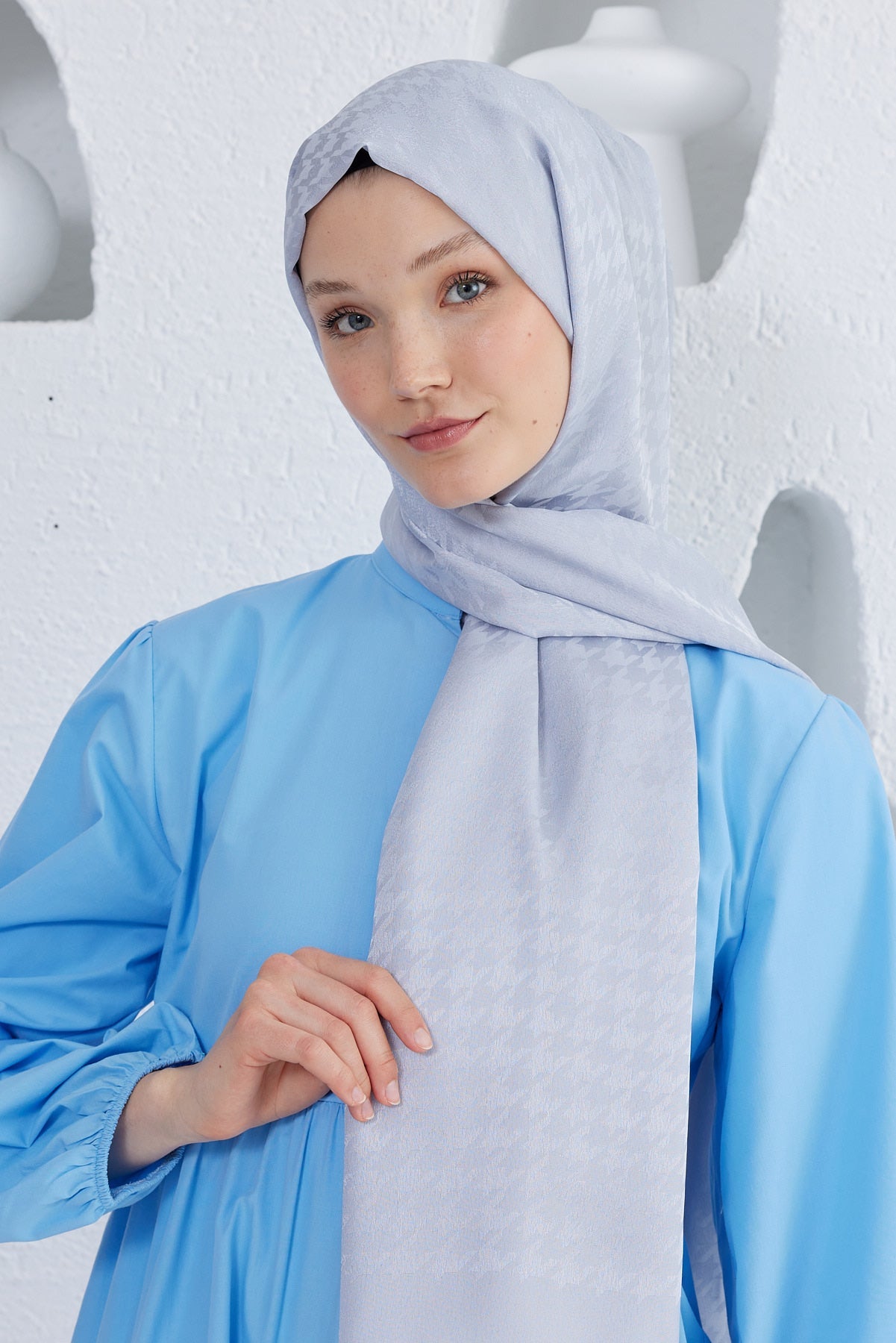 Tesettür Giyim - Jakar Janjan Kazayağı Desen Şal - Gümüş - Emproyal