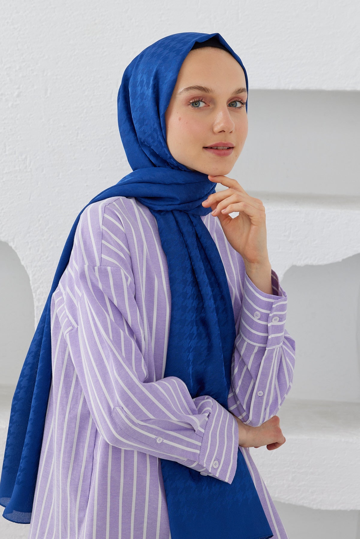 Tesettür Giyim - Jakar Janjan Kazayağı Desen Şal - Saks - Mavi - Emproyal