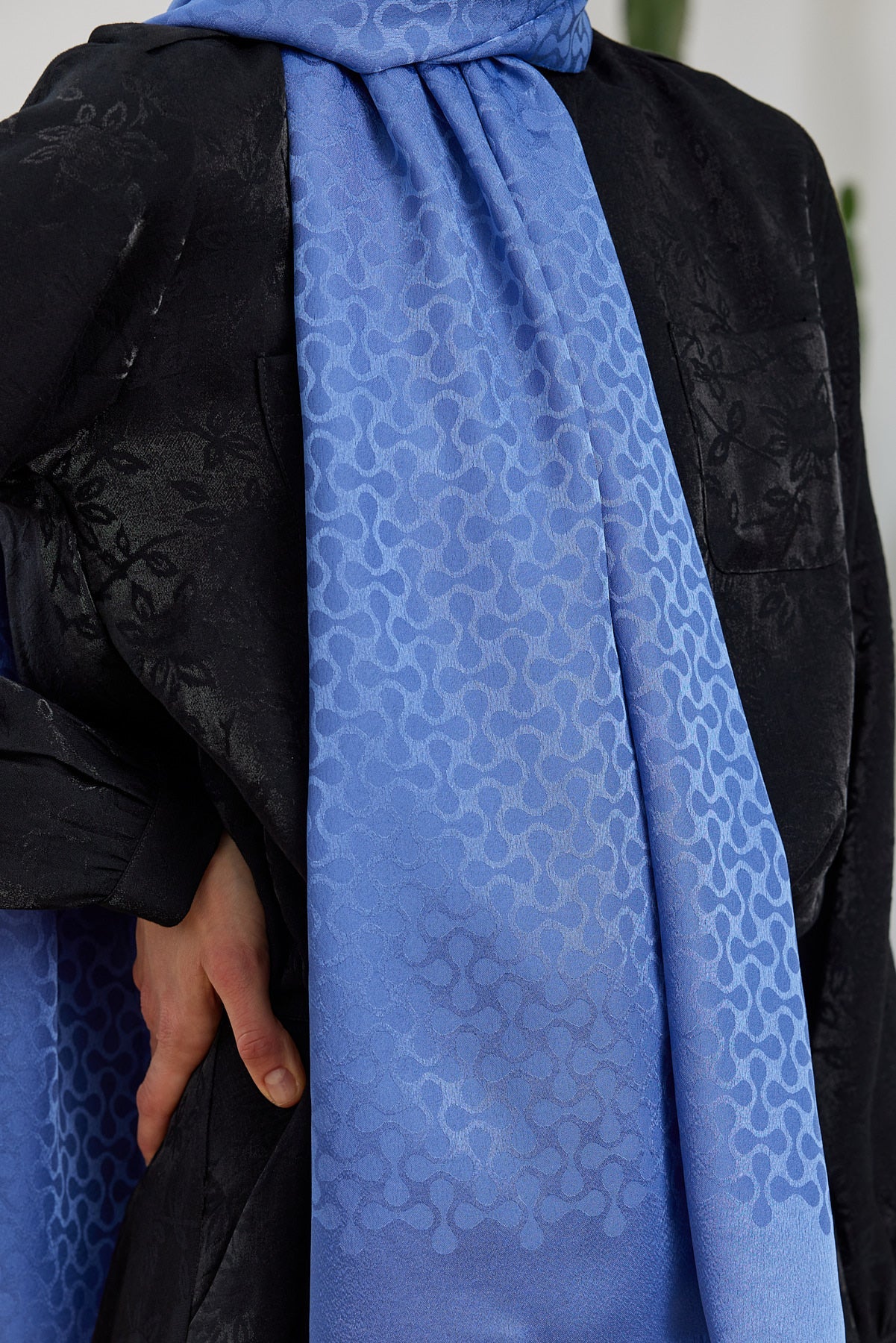 Tesettür Giyim - Jakar Janjan Koza Desen Şal - İndigo - Emproyal