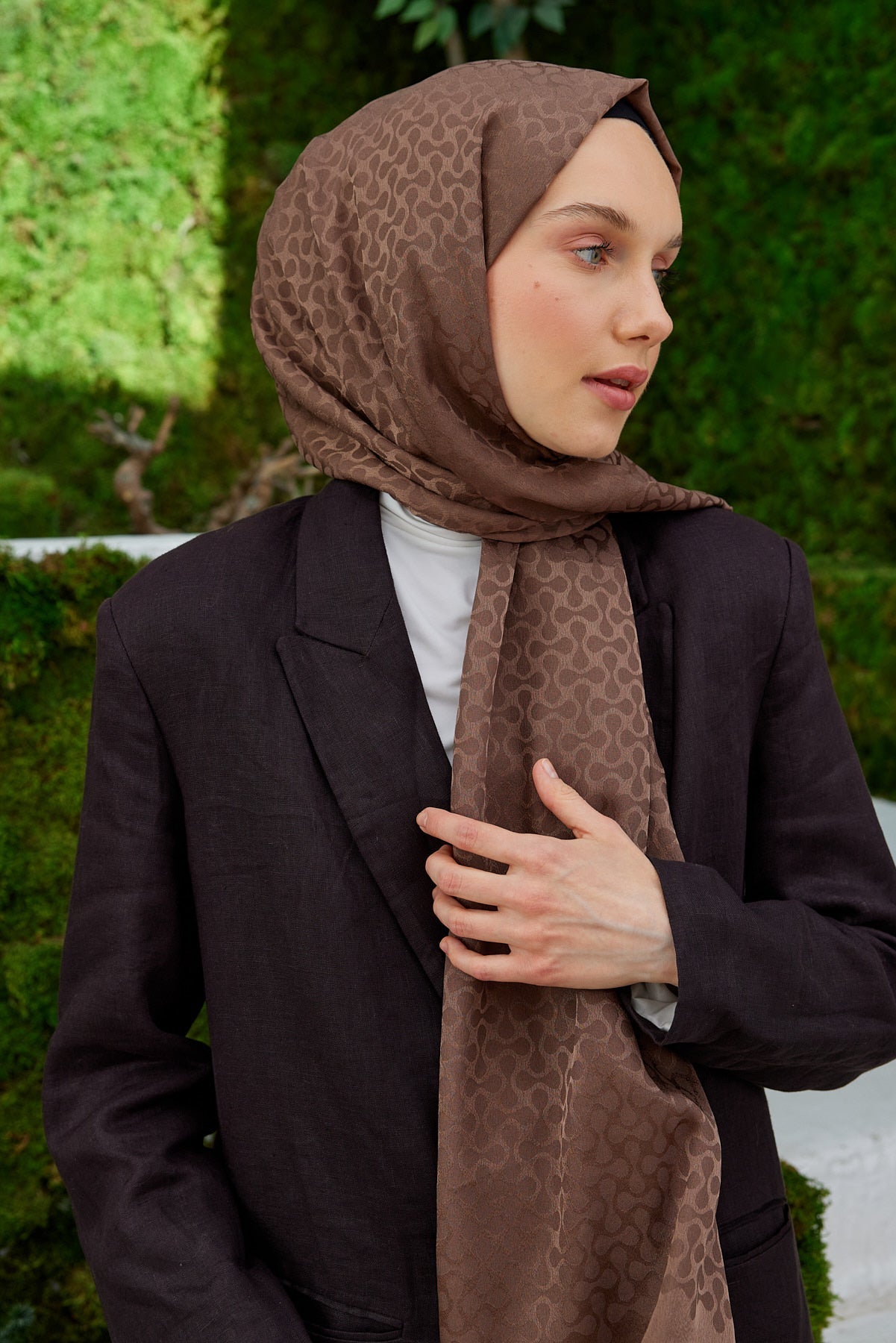 Tesettür Giyim - Jakar Janjan Koza Desen Şal - Kahverengi - Emproyal