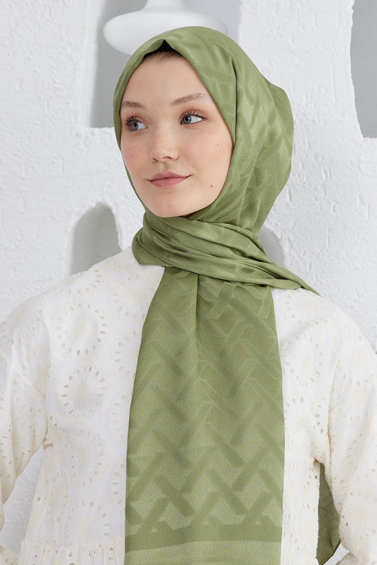 Tesettür Giyim - Jakar Janjan Line Desen Şal - Haki - Emproyal