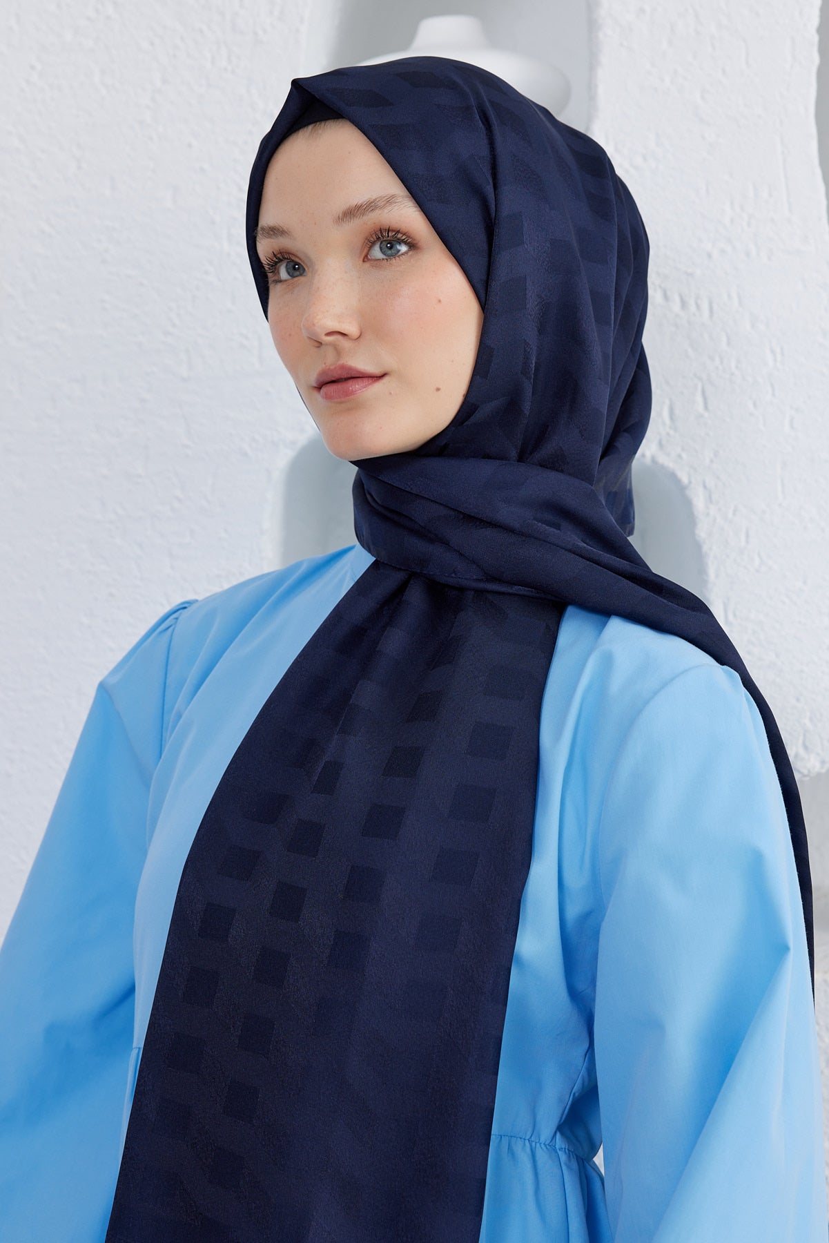Tesettür Giyim - Jakar Janjan Mila Desen Şal - Koyu Lacivert - Emproyal