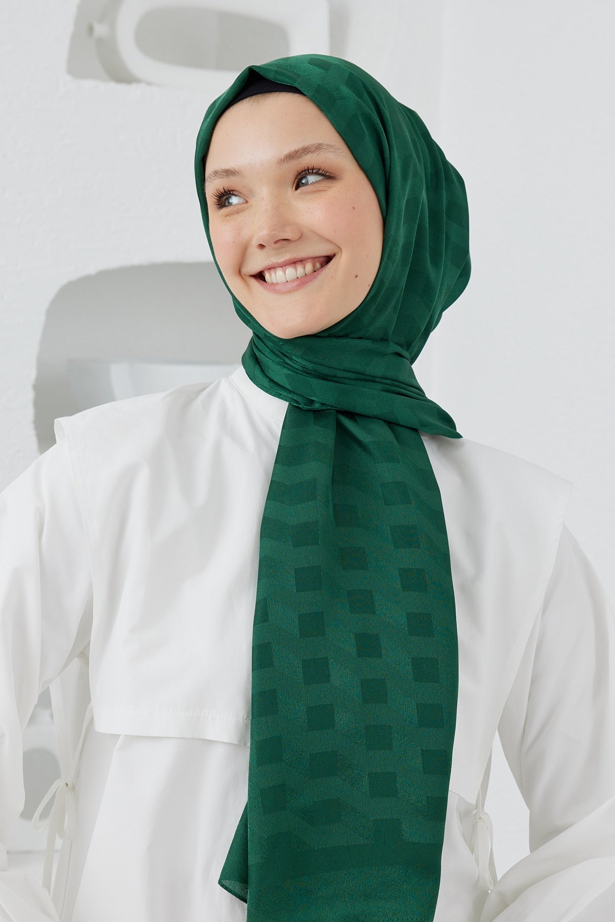 Tesettür Giyim - Jakar Janjan Mila Desen Şal - Zümrüt - Emproyal