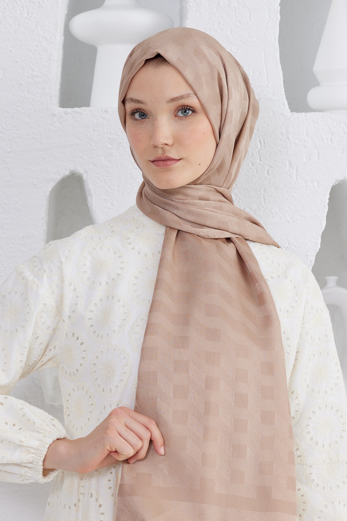 Tesettür Giyim - Jakar Janjan Mila Desen Şal - Vizon - Emproyal