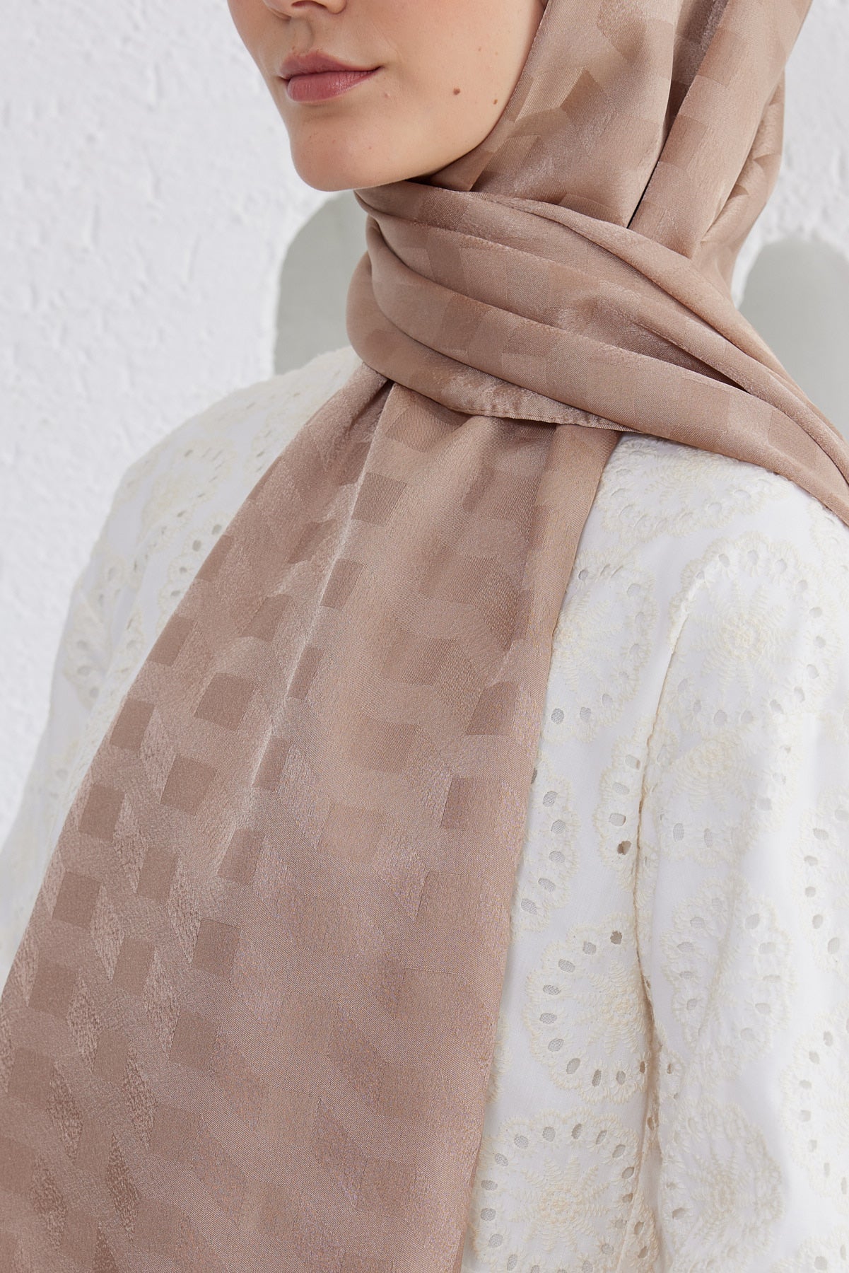 Tesettür Giyim - Jakar Janjan Mila Desen Şal - Vizon - Emproyal