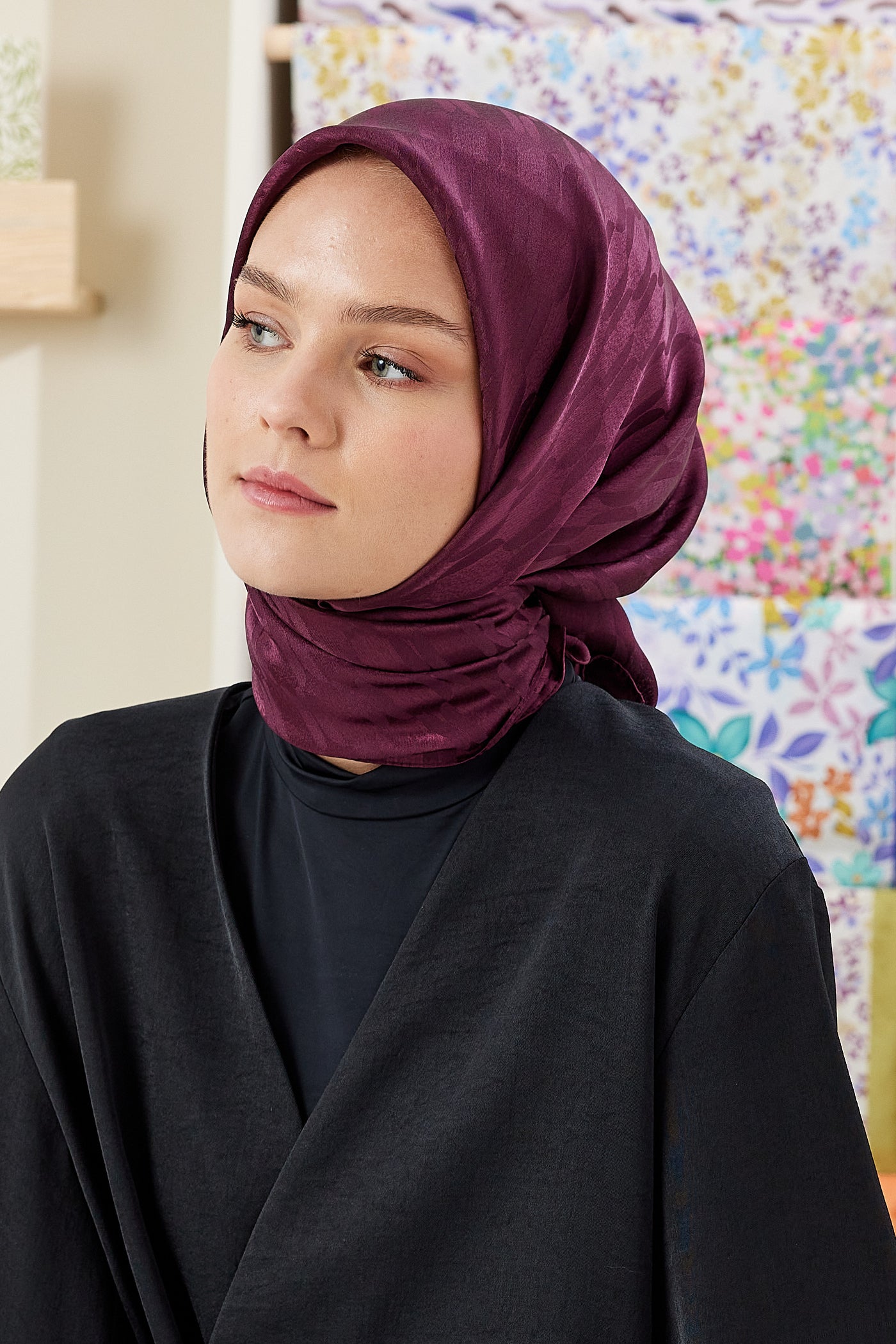 Tesettür Giyim - Jakar Janjan Zincir Desen Eşarp - Mürdüm - Emproyal