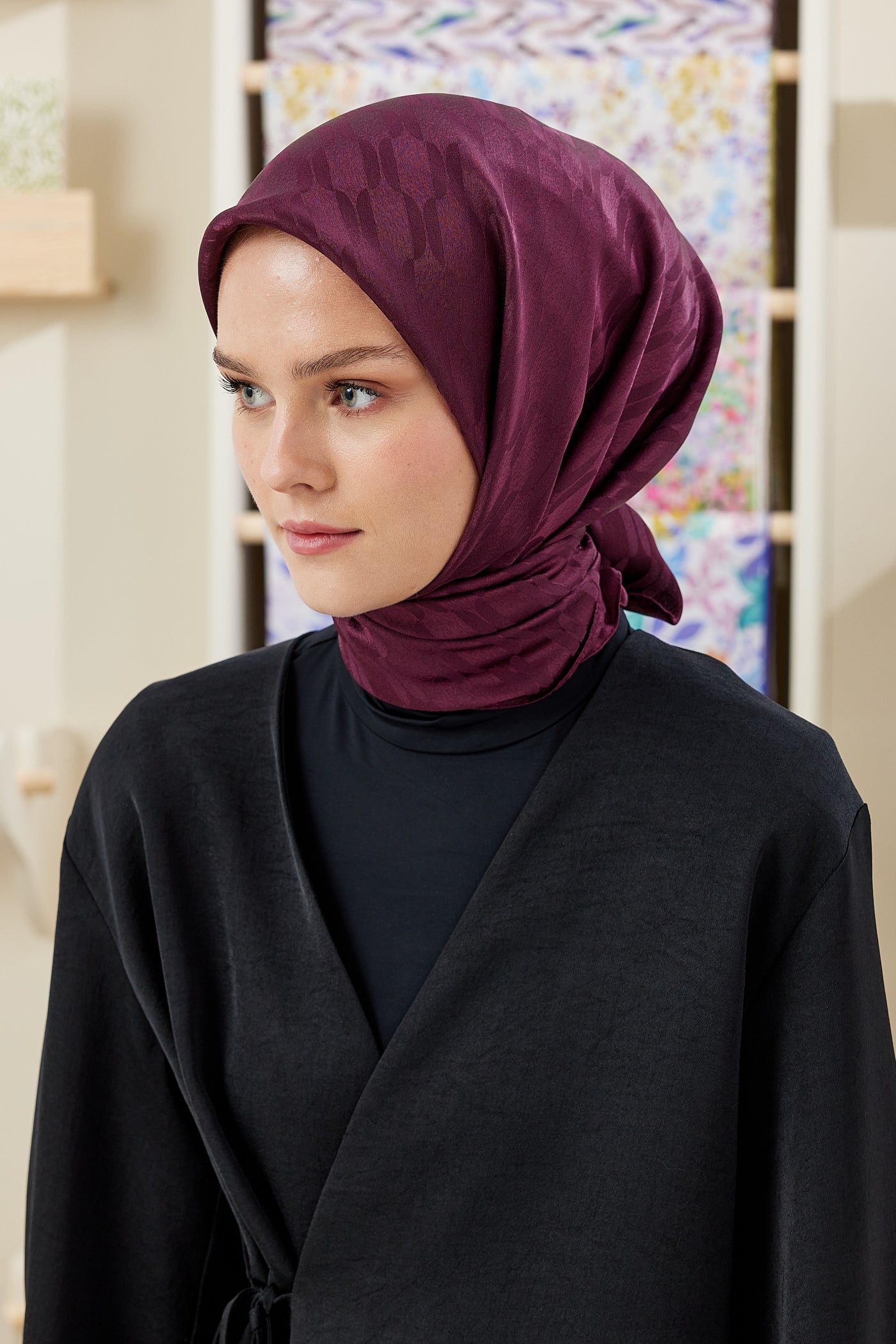 Tesettür Giyim - Jakar Janjan Zincir Desen Eşarp - Mürdüm - Emproyal