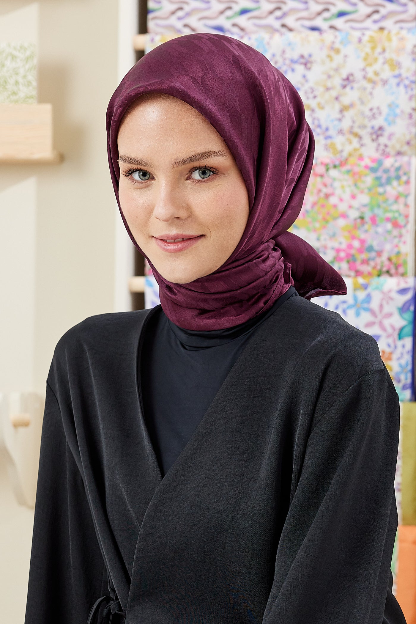 Tesettür Giyim - Jakar Janjan Zincir Desen Eşarp - Mürdüm - Emproyal