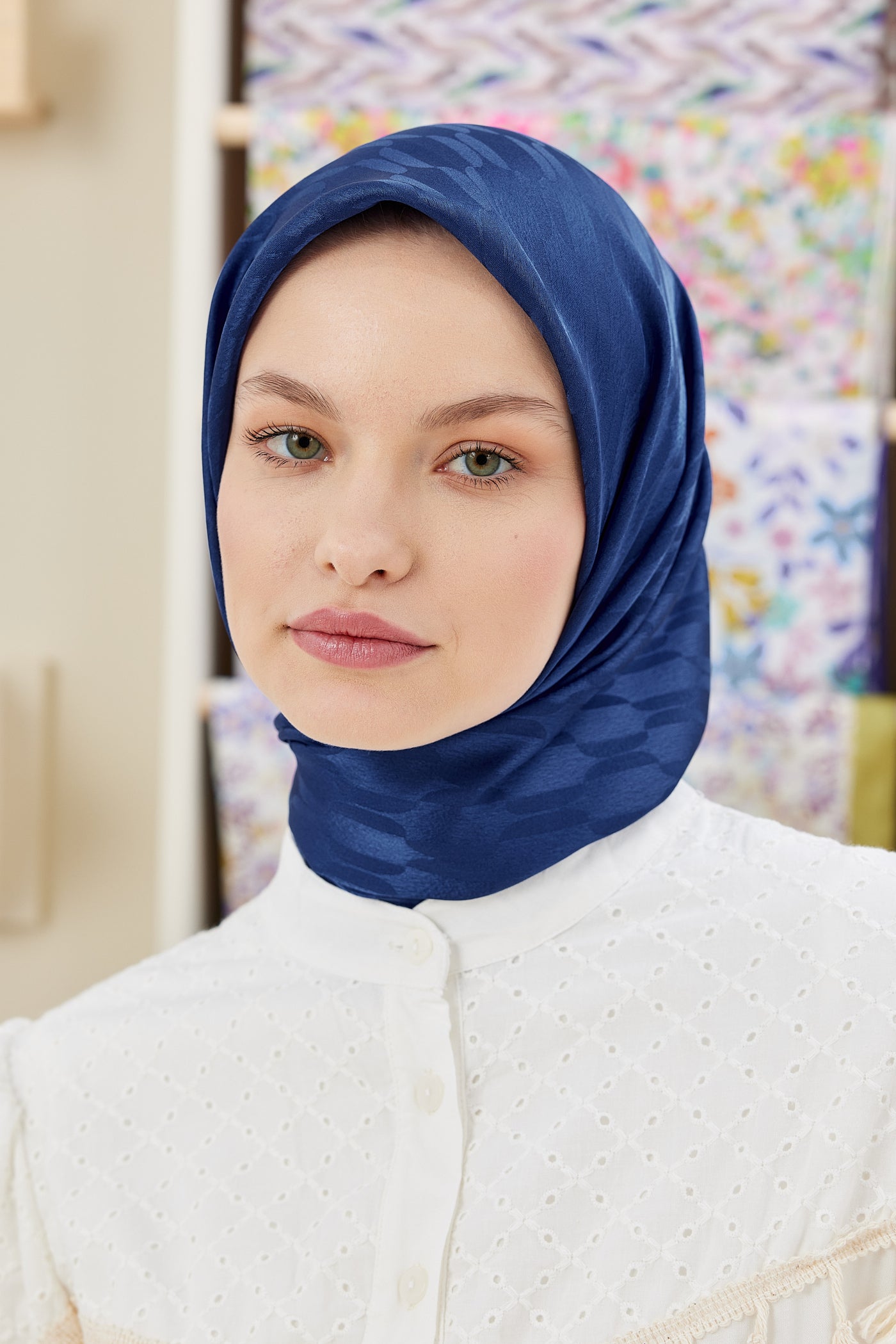 Tesettür Giyim - Jakar Janjan Zincir Desen Eşarp - Gece Mavisi - Emproyal