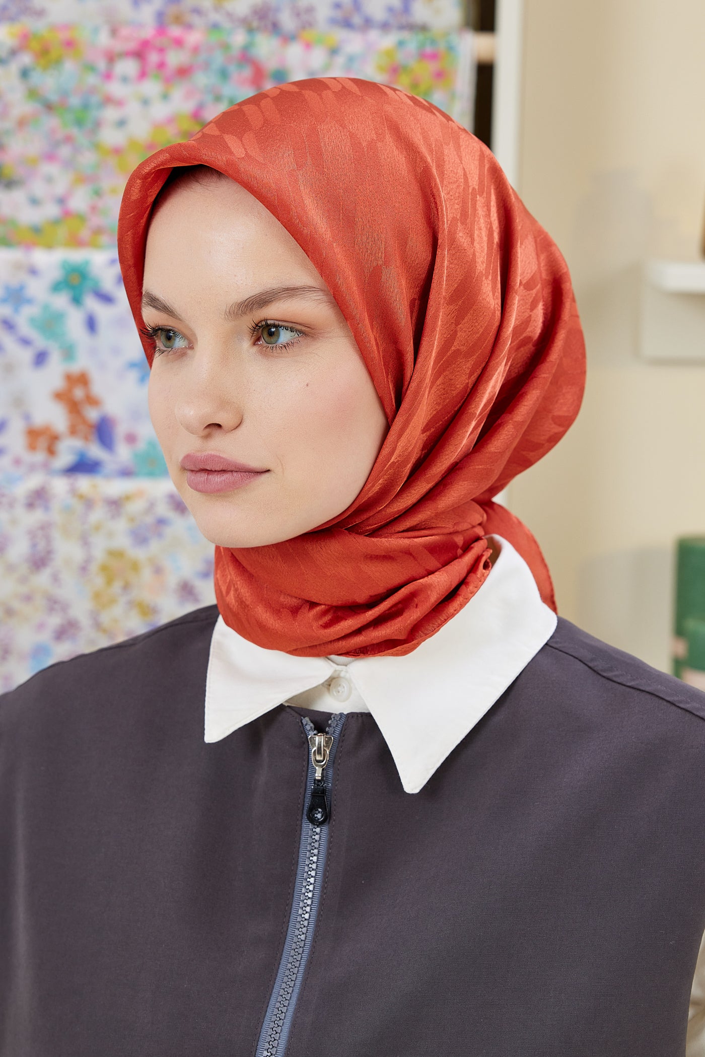 Tesettür Giyim - Jakar Janjan Zincir Desen Eşarp - Turuncu - Emproyal