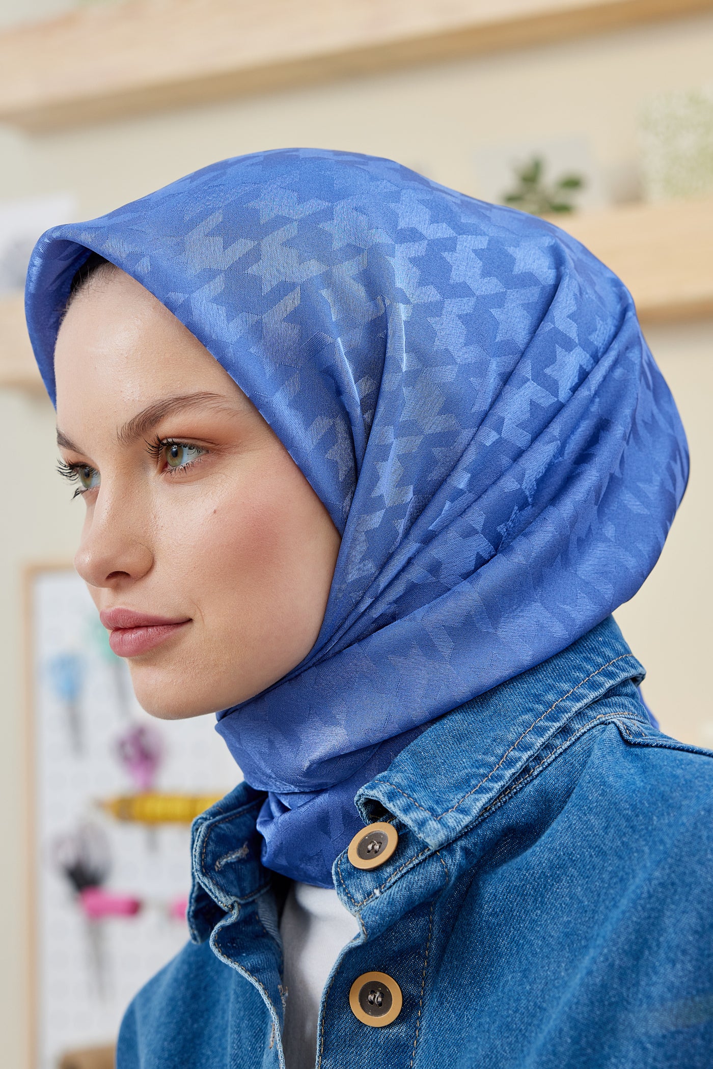 Tesettür Giyim - Jakar Janjan Kazayağı Desen Eşarp - İndigo - Emproyal