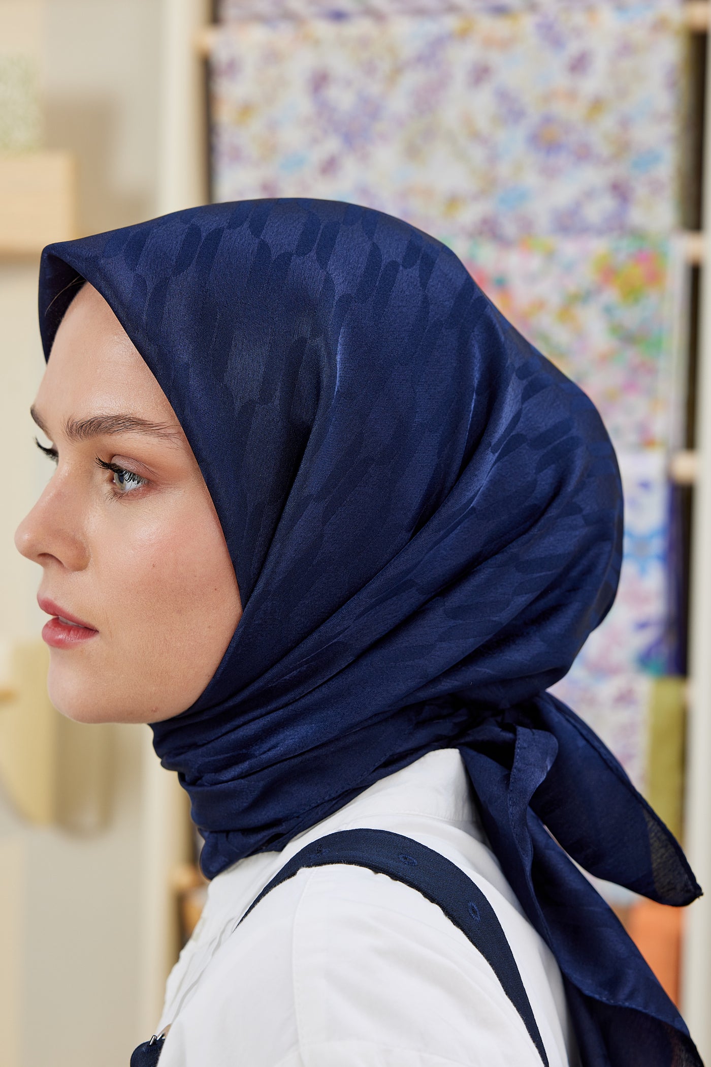 Tesettür Giyim - Jakar Janjan Zincir Desen Eşarp - Saks - Mavi - Emproyal