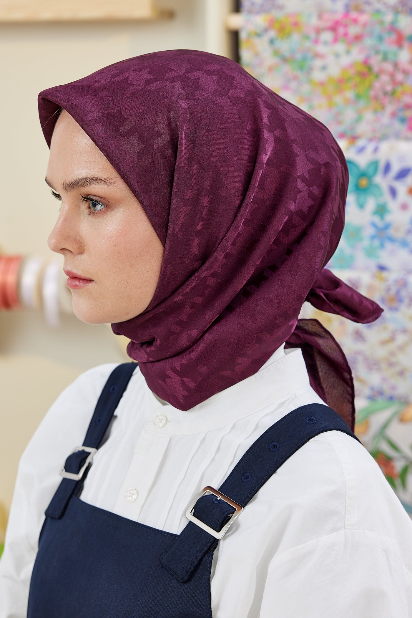 Tesettür Giyim - Jakar Janjan Kazayağı Desen Eşarp - Mürdüm - Emproyal