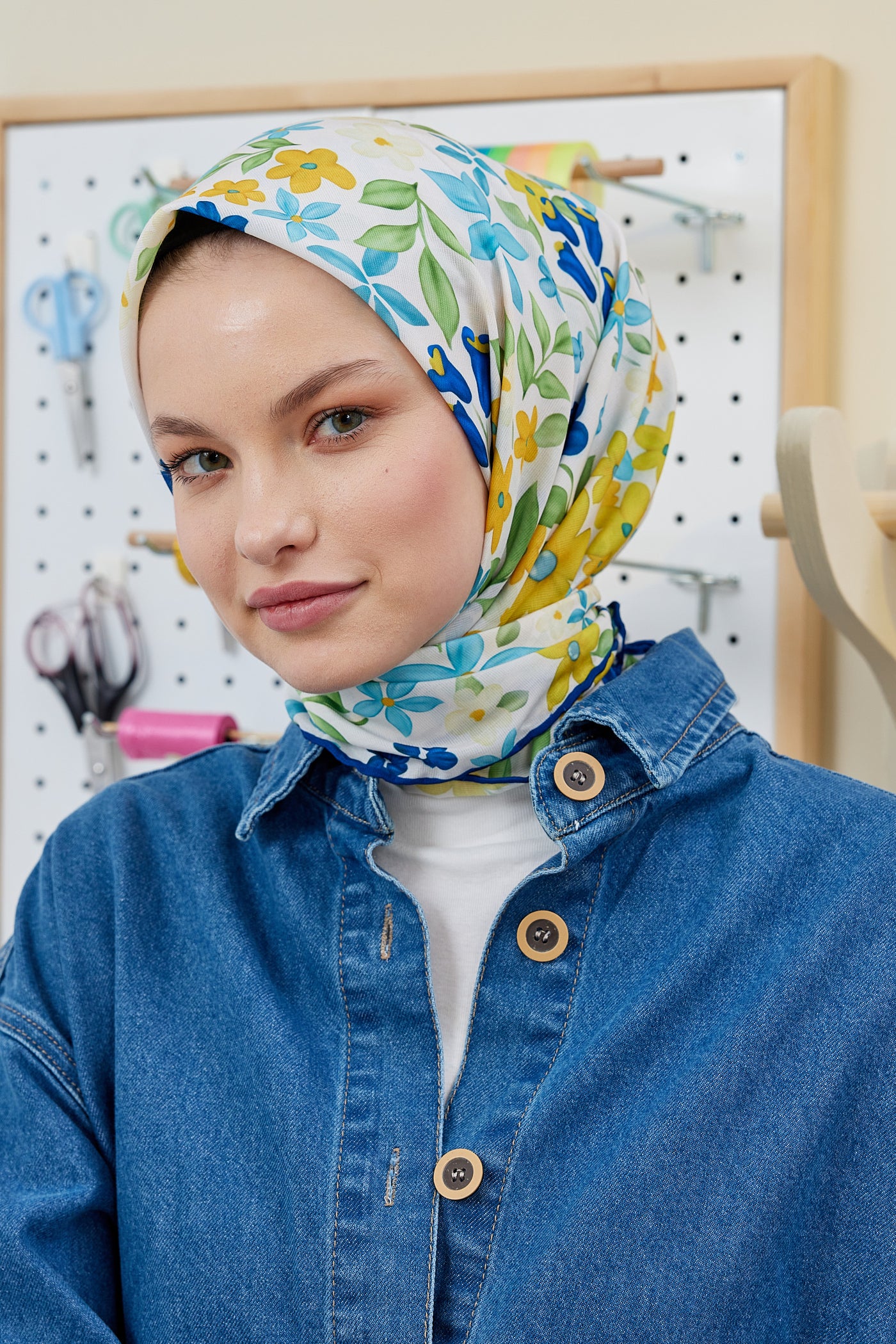 Tesettür Giyim - Pro Line Florie Desen Eşarp - Beyaz - Sarı - Emproyal