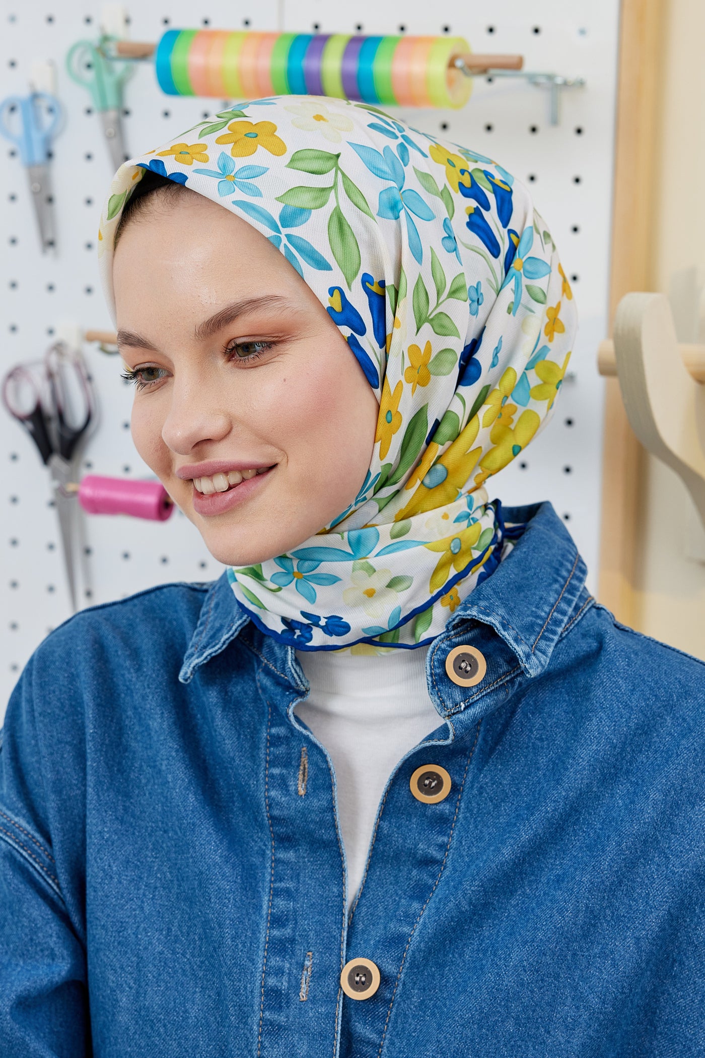 Tesettür Giyim - Pro Line Florie Desen Eşarp - Beyaz - Sarı - Emproyal