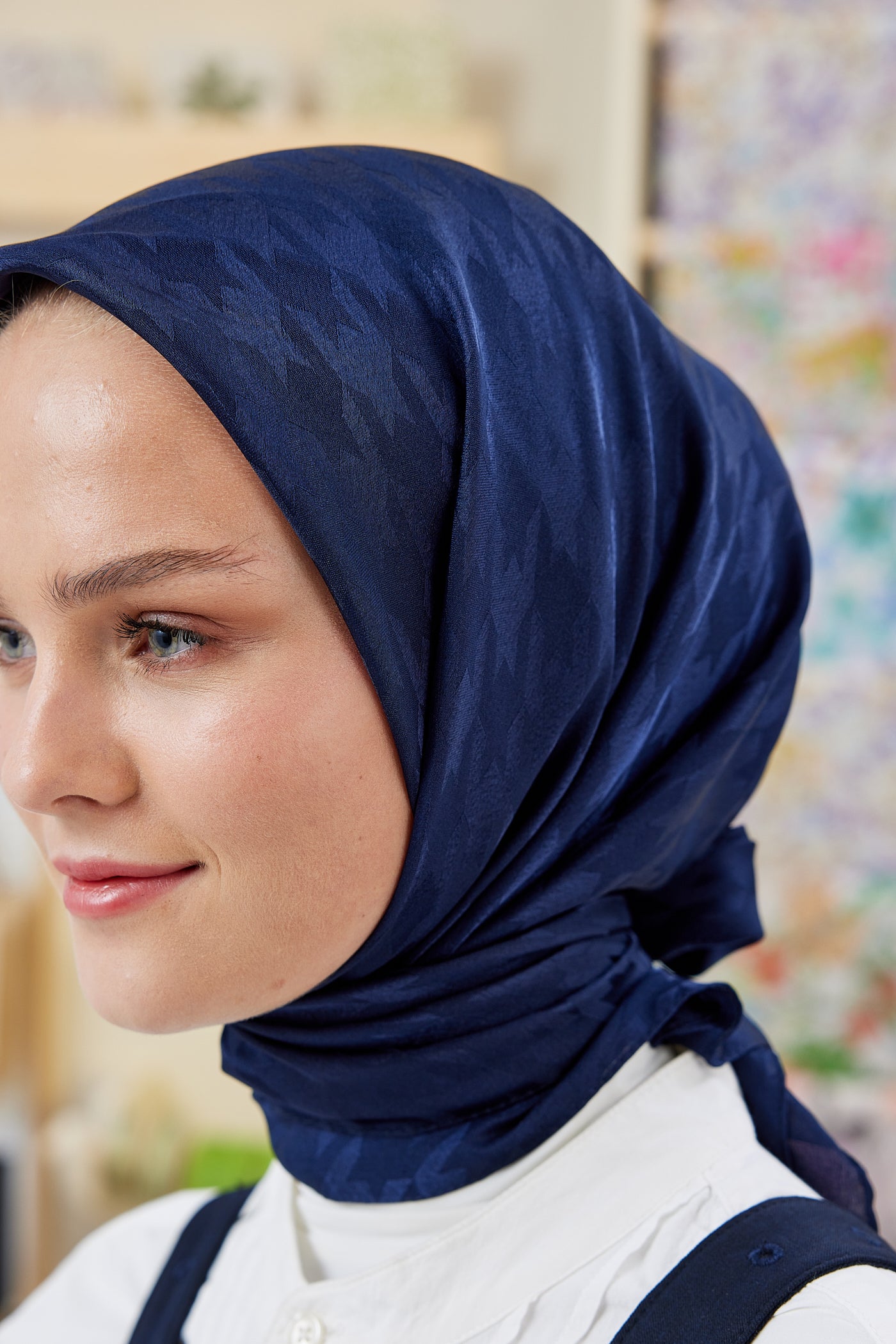 Tesettür Giyim - Jakar Janjan Kazayağı Desen Eşarp - Gece Mavisi - Emproyal