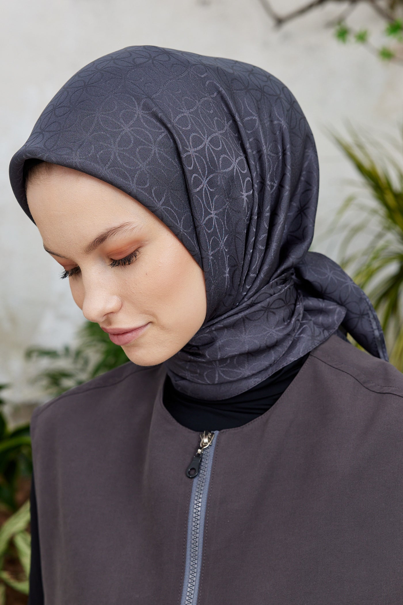 Tesettür Giyim - Jakar Janjan Elips Desen Eşarp - Füme - Emproyal